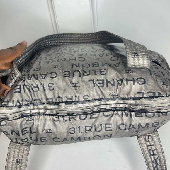 CHANEL Rue Cambon Bowler Hand Bag - Picture 13 of 17